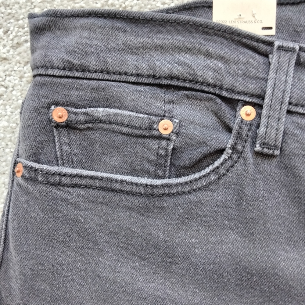 NWT 24W Levi's Wedgie Straight Distressed Jeans - Picture 6 of 14